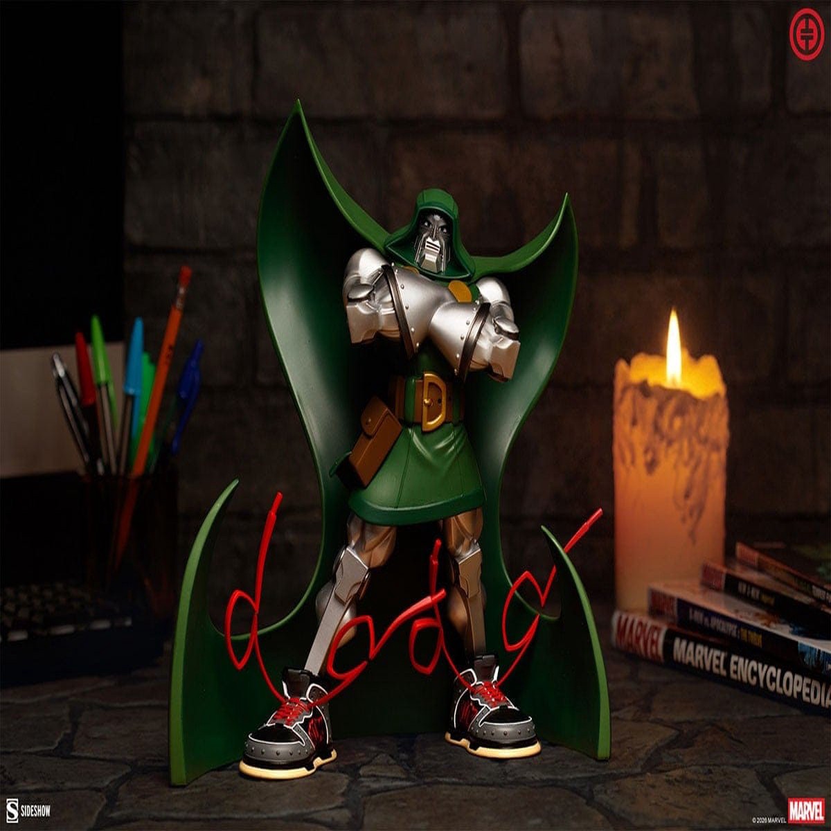 Hot Toys / Sideshow  Marvel Comics: Doctor Doom Tracy Tubera Statue Designer Toy
